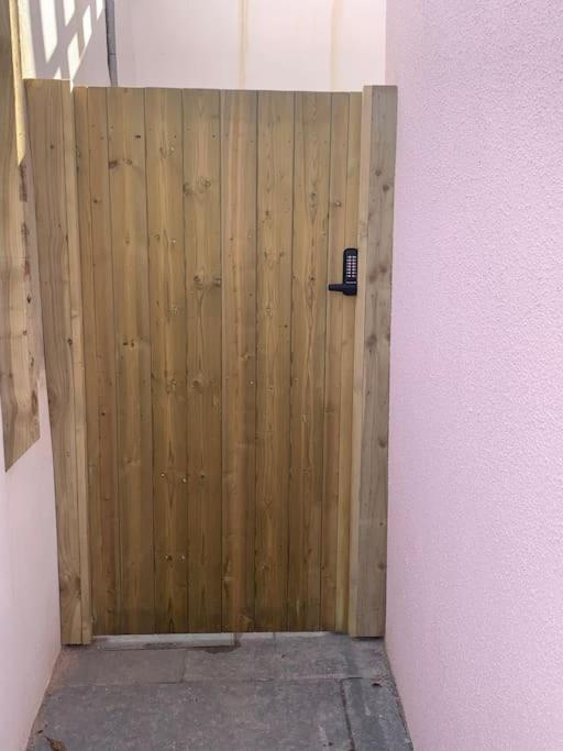 Newly Refurbished Uplyme Getaway Διαμέρισμα Εξωτερικό φωτογραφία